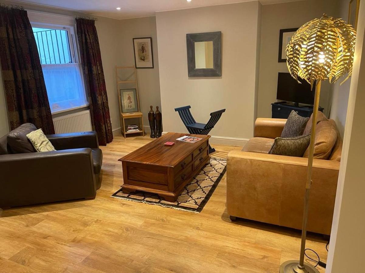 Cheltenham Central Apartment, Parking, Close Bars & Restaurants Esterno foto